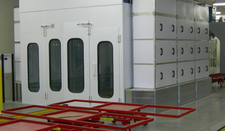 Batch type paint booth